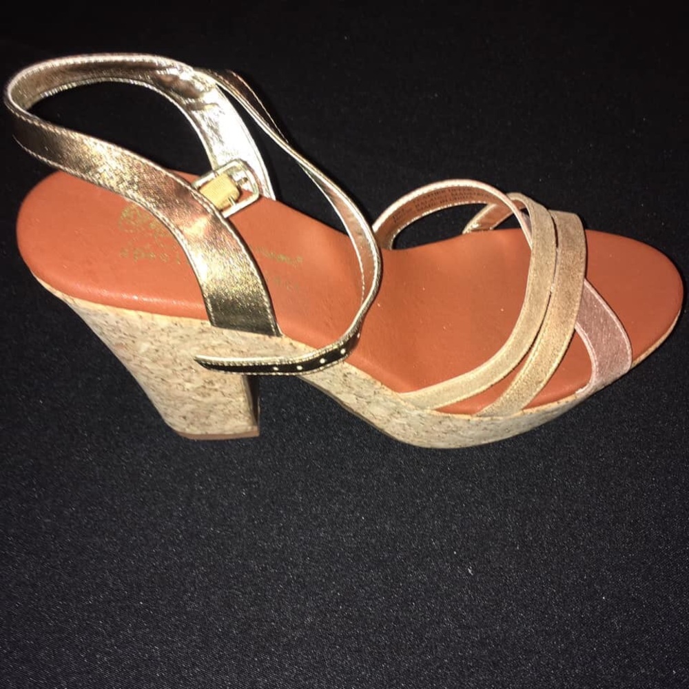 Size 10 Gold Metallic Multi Foot strap